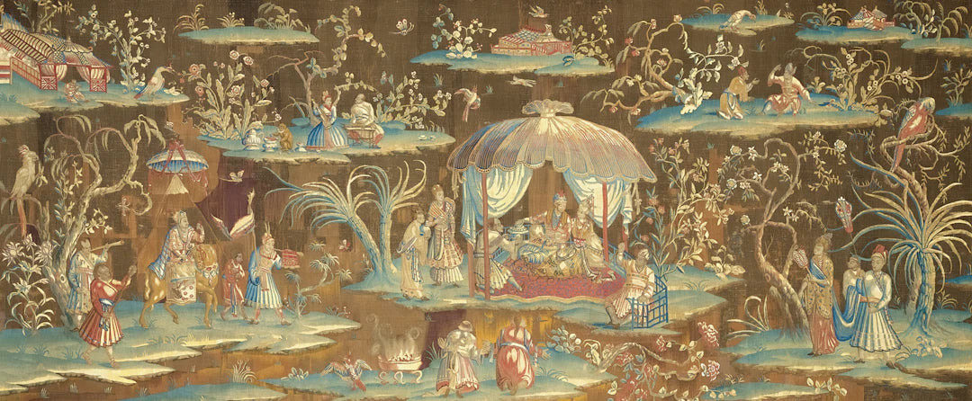 Charming Tapestries and Decorations for Romantic Spaces